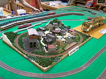 佐賀市立図書館富士館の列車模型展示