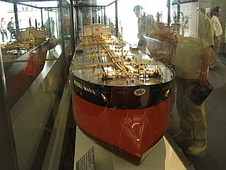 商船の模型